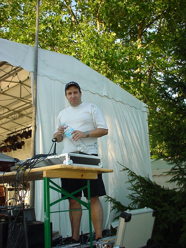 2003_07_13 fete nationale au camping0003.JPG